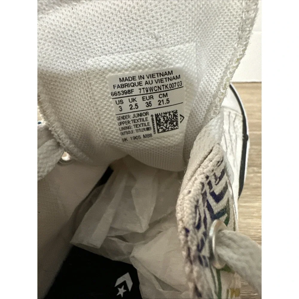 Converse Shoes Youth 3 Rainbow Star Sneakers White Canvas Low Top Casual 665398F